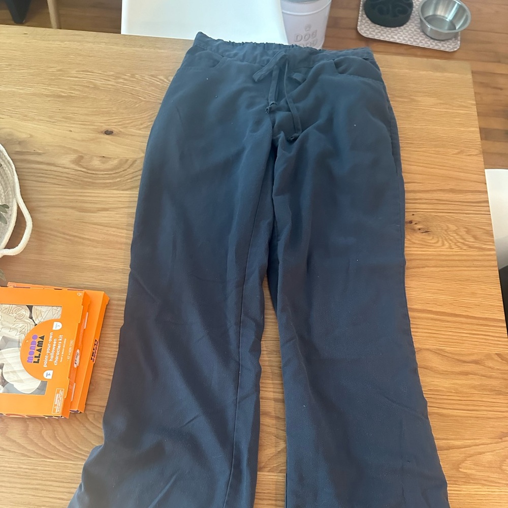 Grey’s Anatomy 3 sets of scrubs black, grey and navy blue bottoms XS tops S - Picture 3 of 11